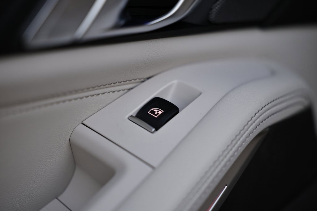 New 2026 BMW X5 xDrive40i w/ M Sport Package image 25