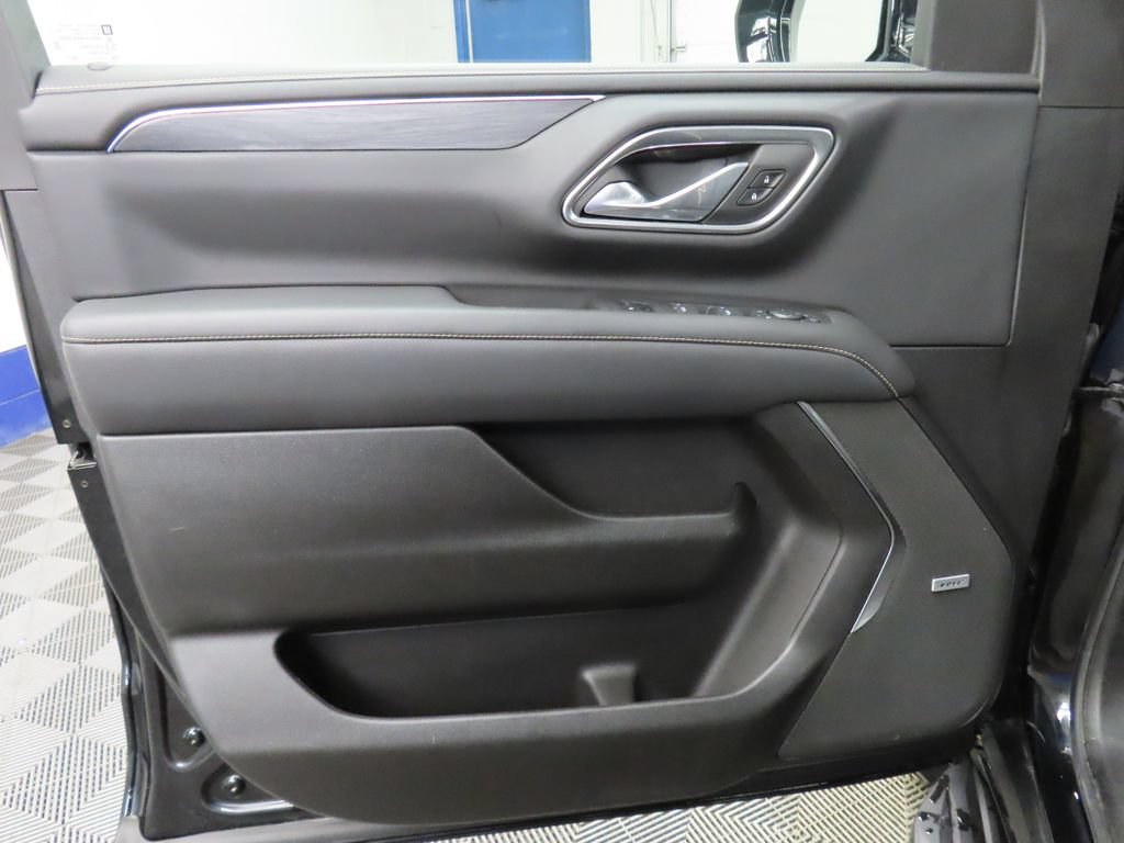 Used 2024 GMC Yukon SLT w/ SLT Luxury Package AWD/4WD image 71