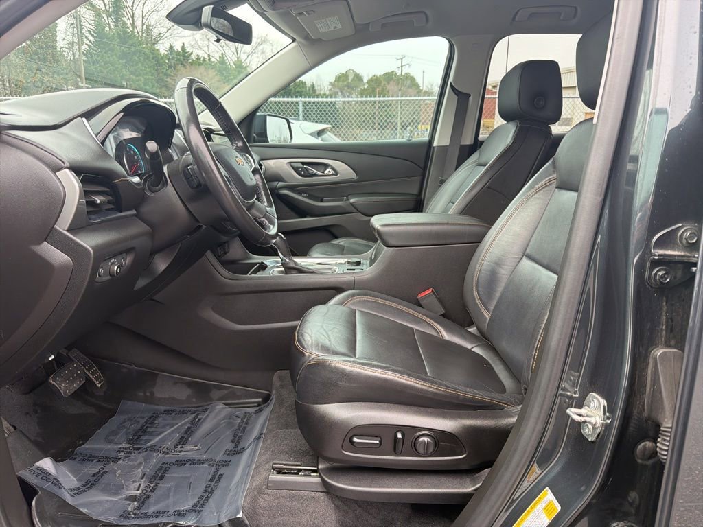 Used 2019 Chevrolet Traverse RS image 16