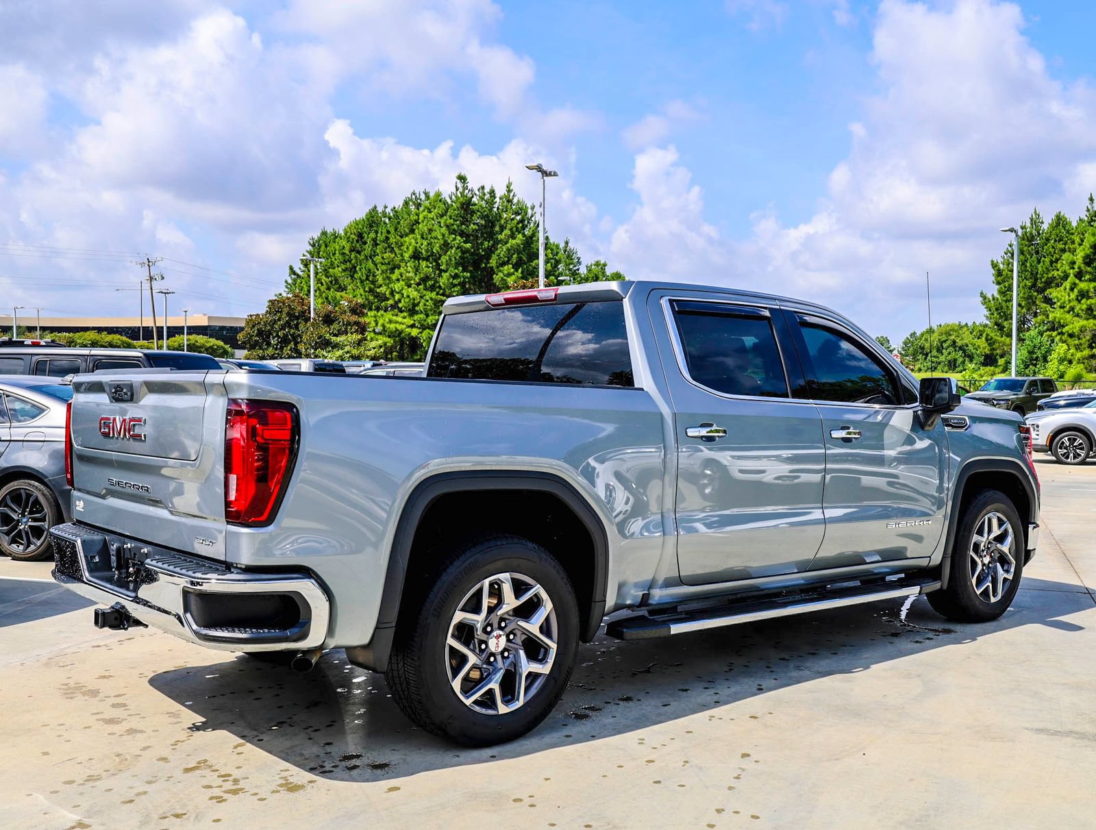 Used 2023 GMC Sierra 1500 SLT w/ SLT Premium Package RWD image 10