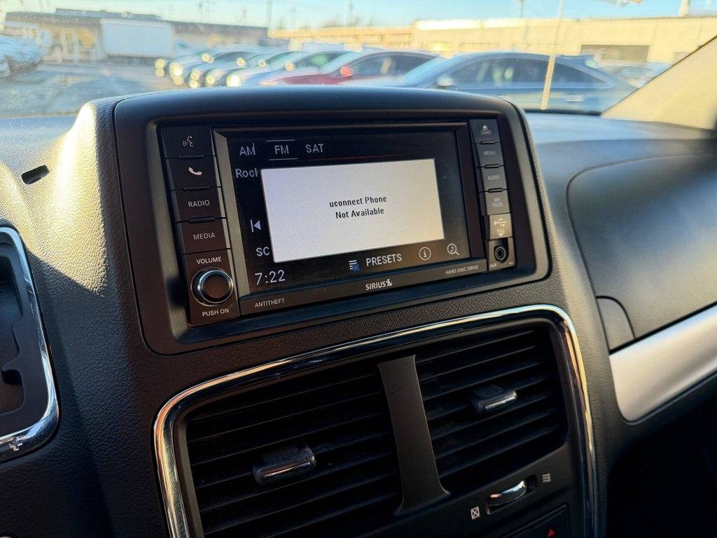 Used 2016 Dodge Grand Caravan R/T FWD image 32