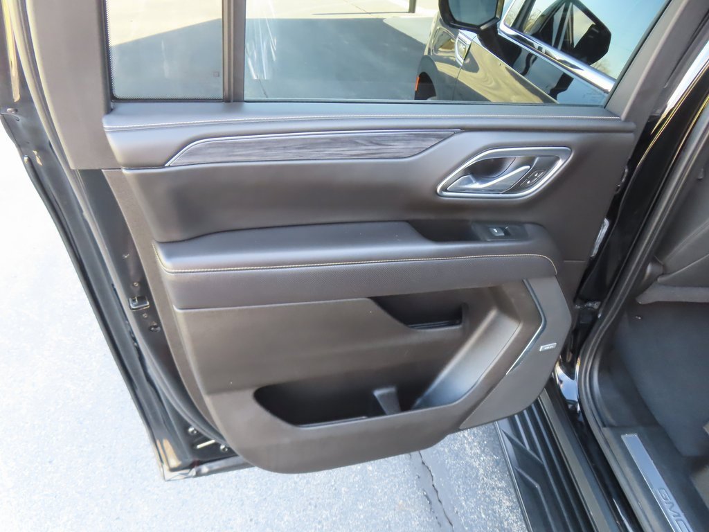 Used 2021 GMC Yukon XL SLT image 25