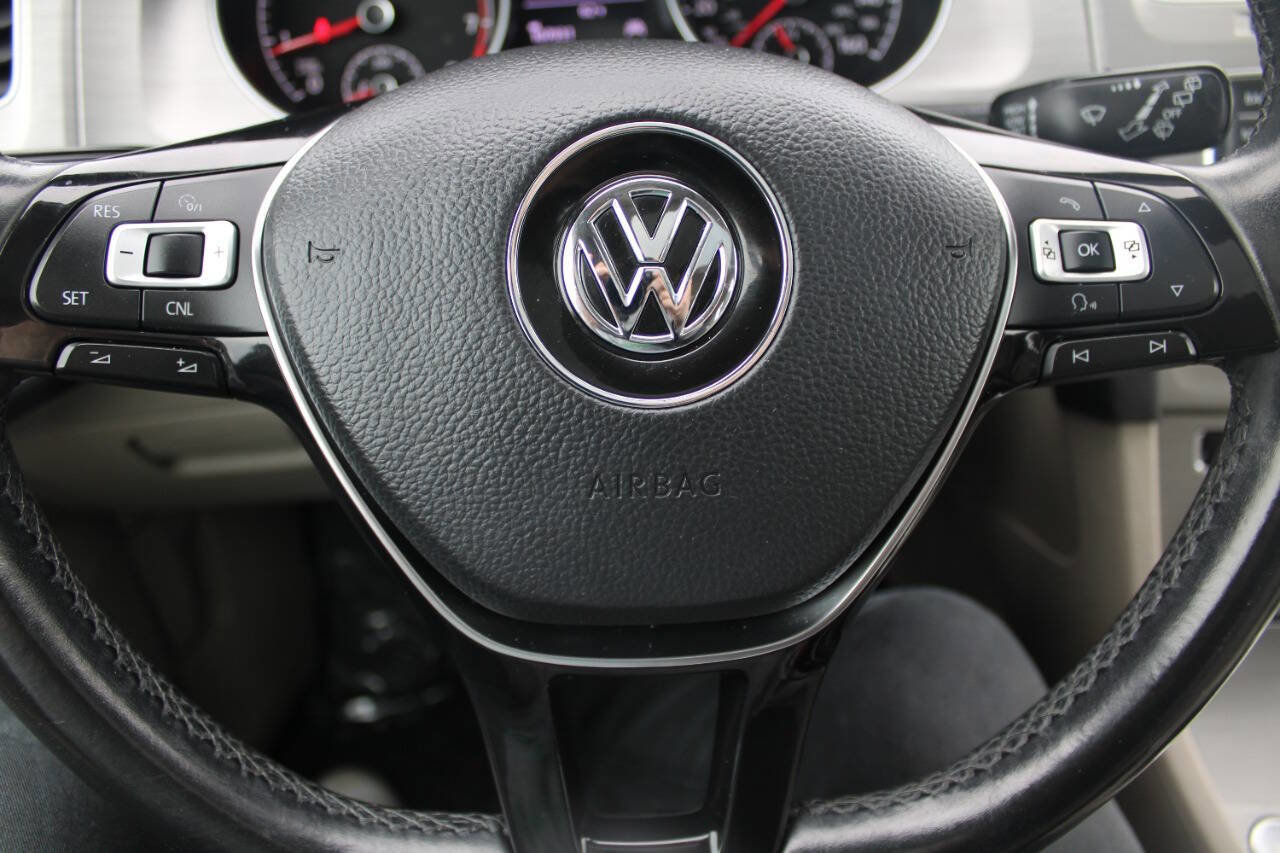 Used 2017 Volkswagen Golf Wolfsburg Edition image 14