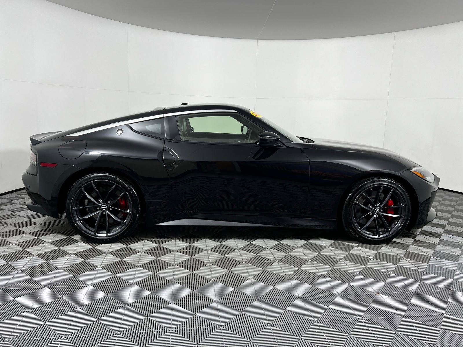 Used 2024 Nissan Z Performance w/ Floor Mat Package image 4
