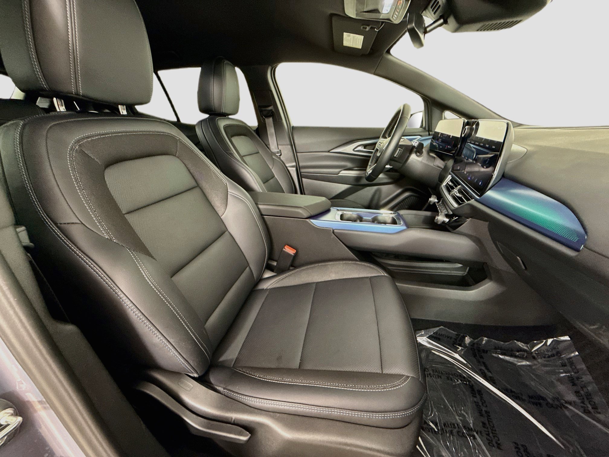 Used 2026 Chevrolet Equinox EV LT w/ LPO, All-Weather Mat Package FWD image 30