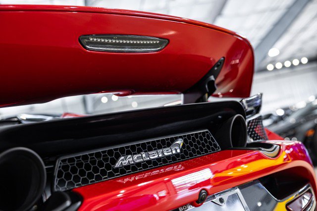 Used 2022 McLaren 720S Performance RWD image 17
