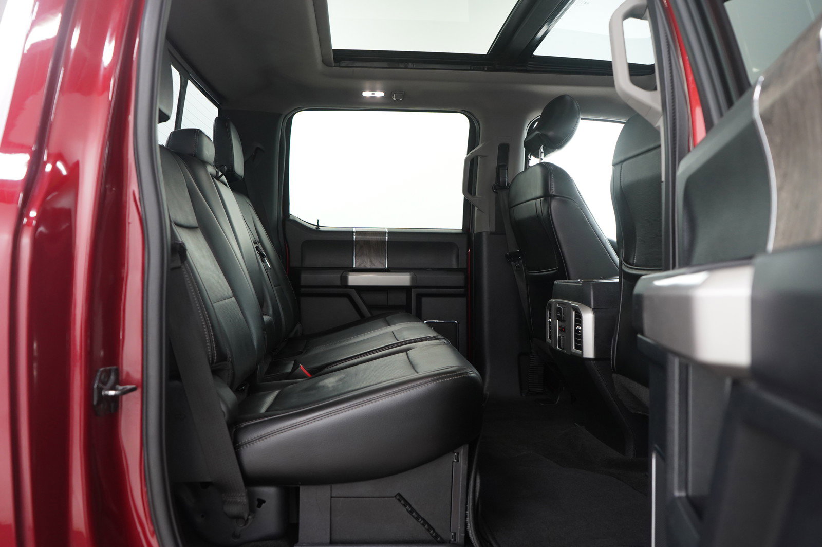 Used 2017 Ford F250 Lariat w/ Chrome Package image 12
