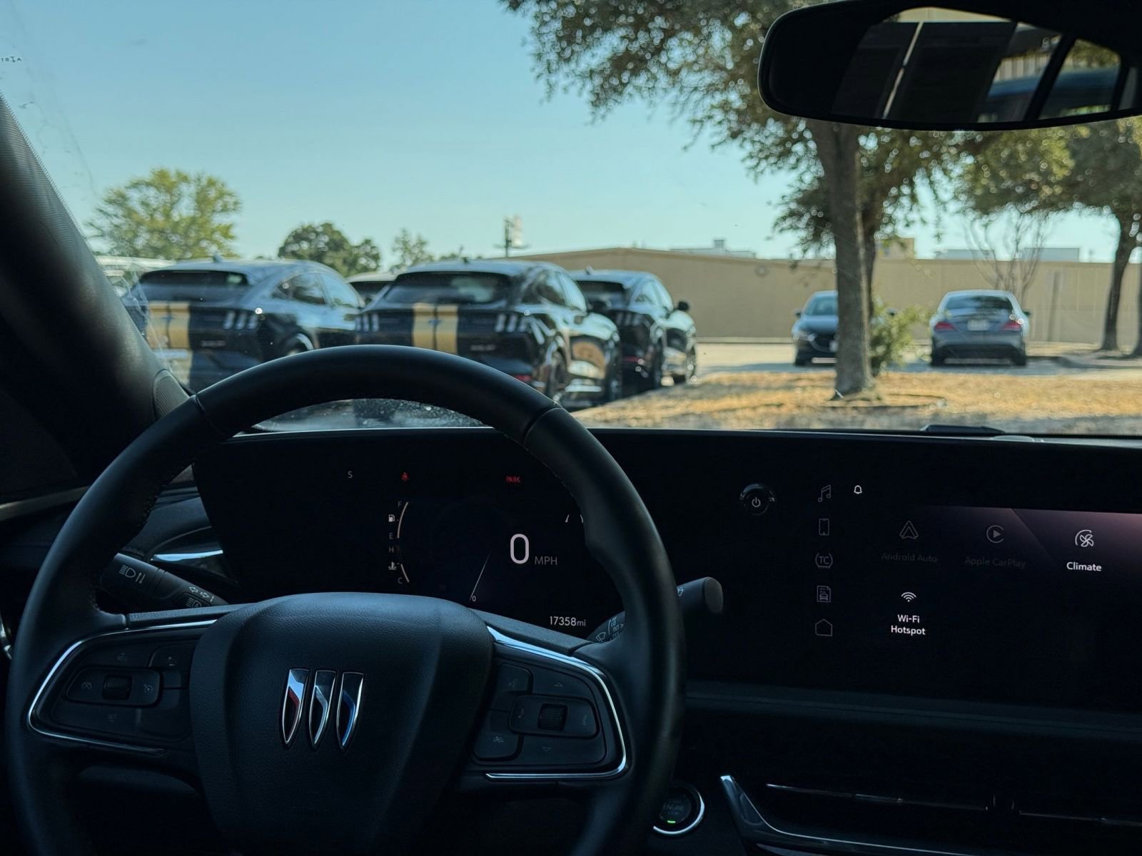 Used 2025 Buick Envista Sport Touring image 34