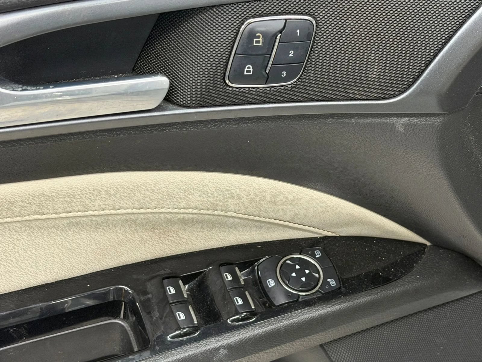 Used 2014 Ford Fusion Energi Titanium w/ Driver Assist Package FWD image 22