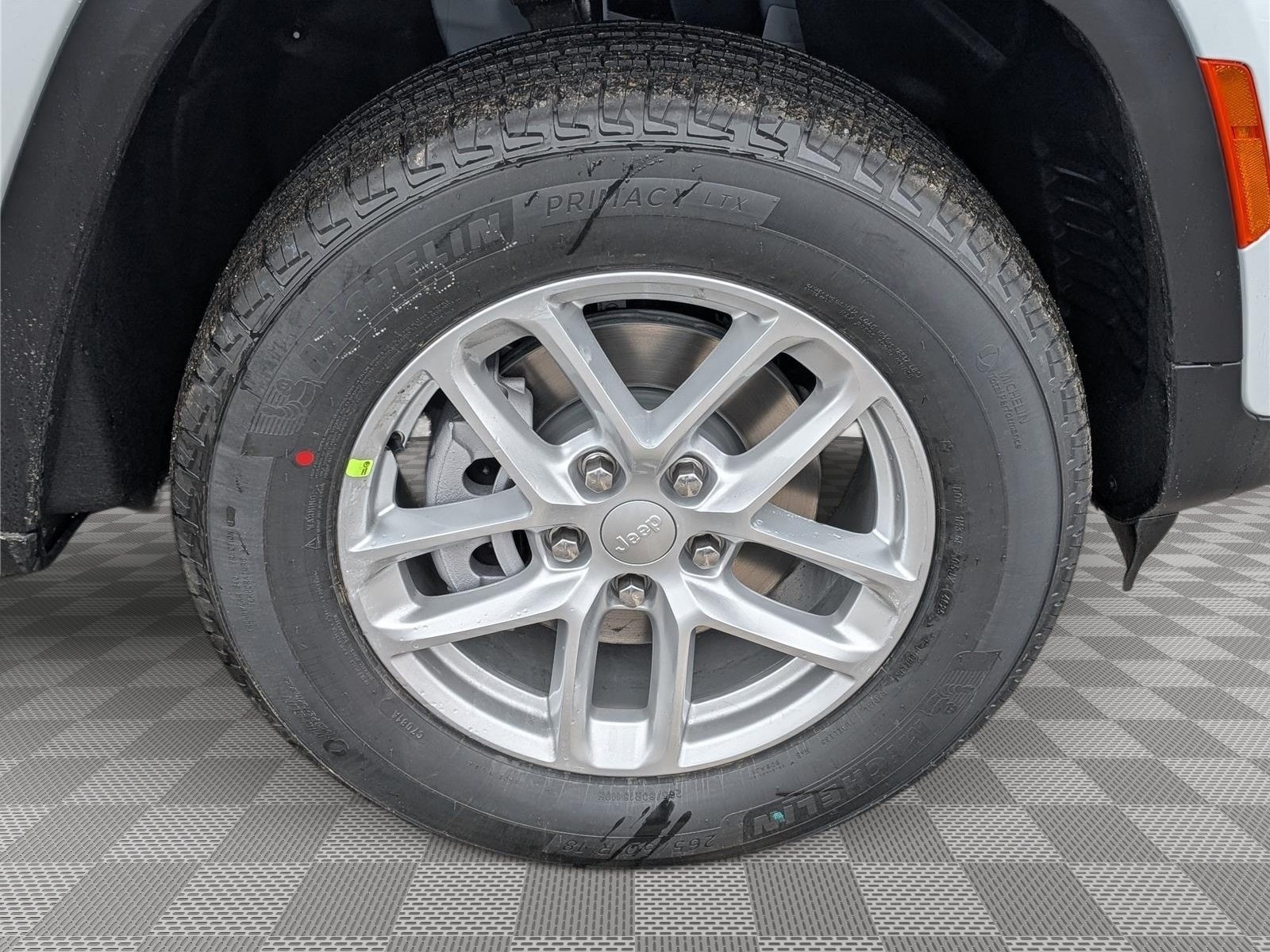 New 2026 Jeep Grand Cherokee Laredo AWD/4WD image 5