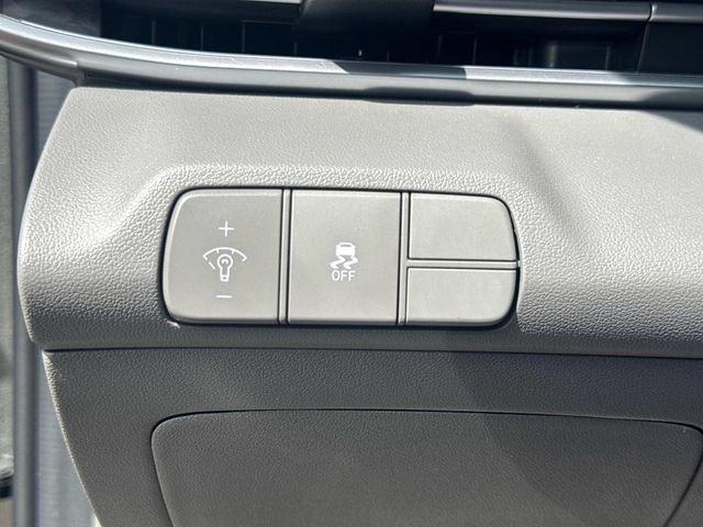 Used 2024 Hyundai Elantra SEL FWD image 27