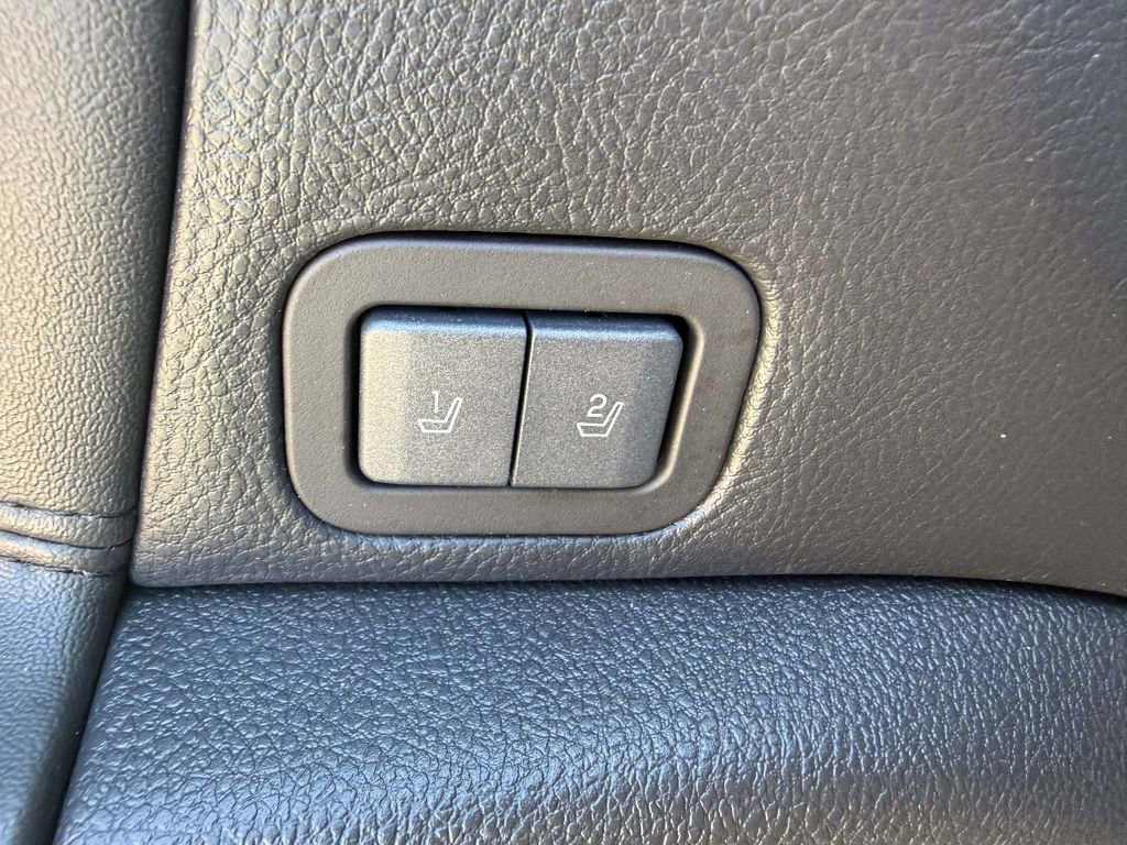 Used 2012 Lincoln MKZ FWD image 24
