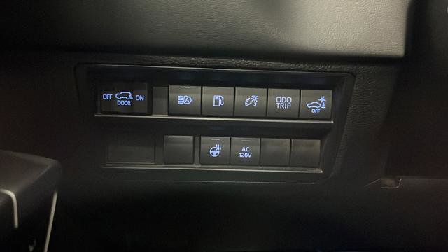 Used 2024 Toyota Sequoia Platinum AWD/4WD image 35