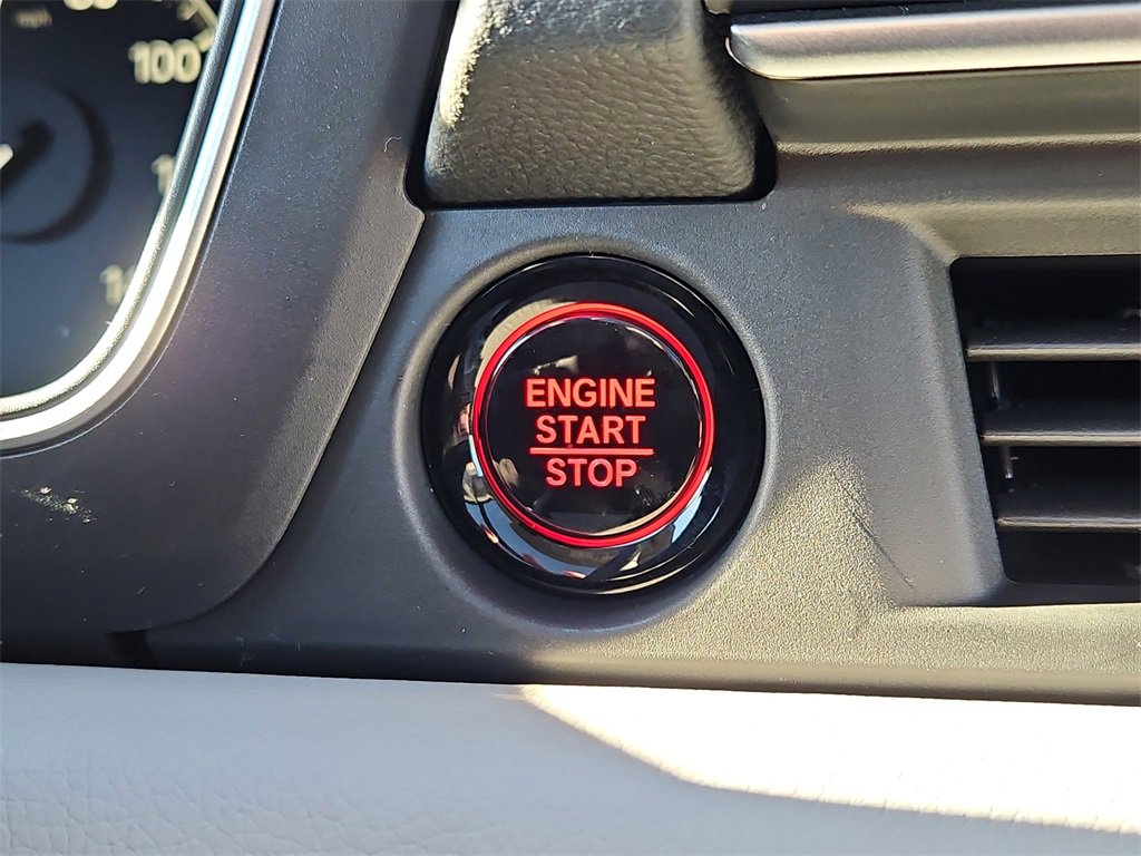 New 2025 Honda Pilot Touring image 14