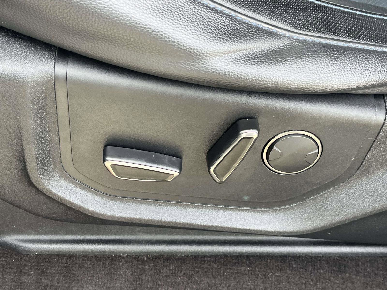 Used 2019 Ford F150 Raptor w/ Equipment Group 802A Luxury image 12