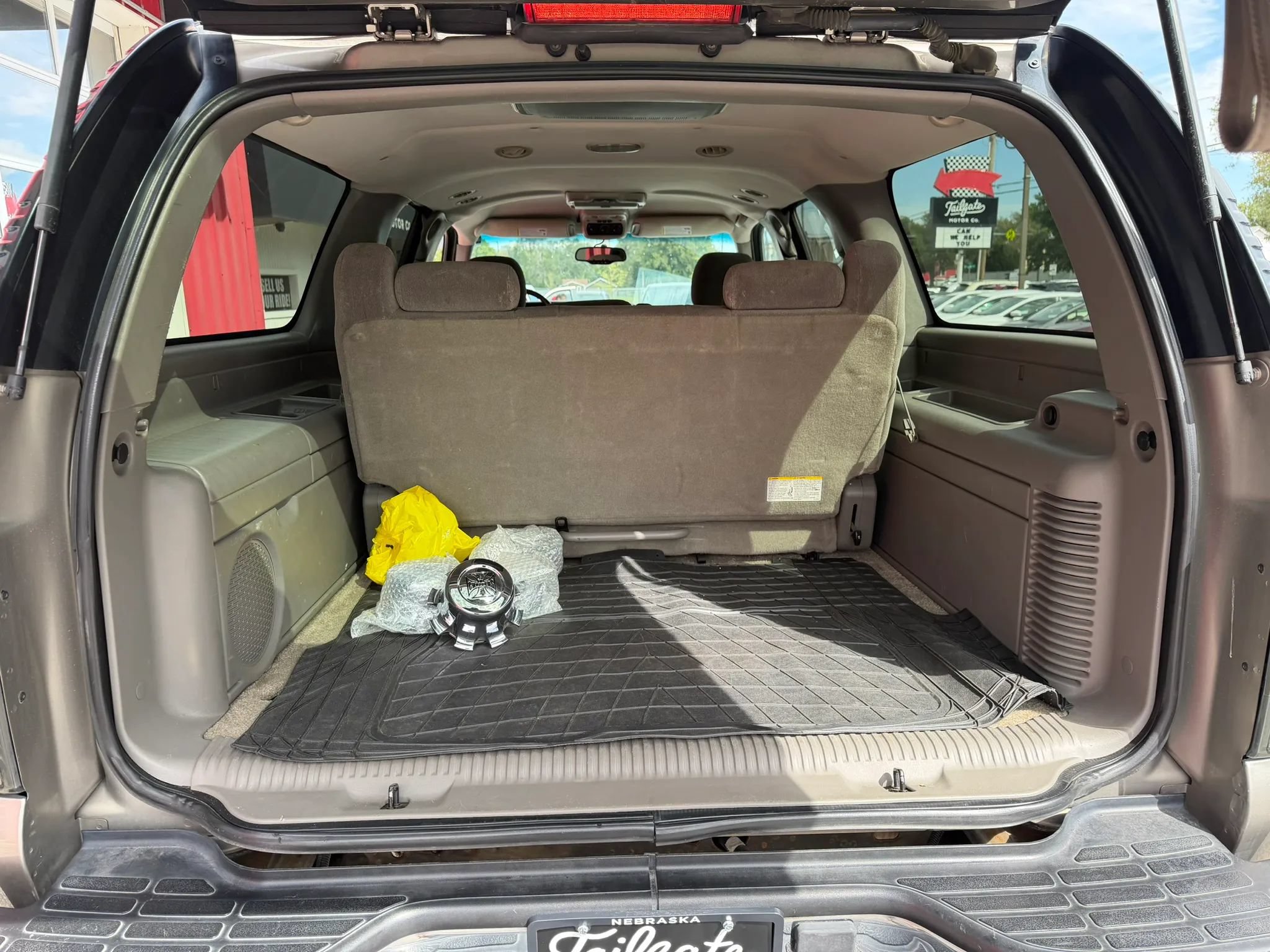 Used 2003 Chevrolet Suburban 2500 LS w/ LS Preferred Equipment Group AWD/4WD image 8