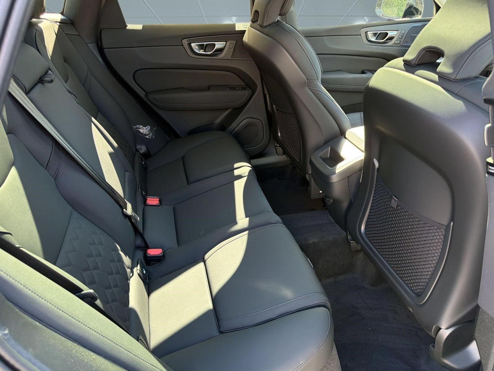 New 2027 Volvo XC60 B5 Plus AWD/4WD image 30