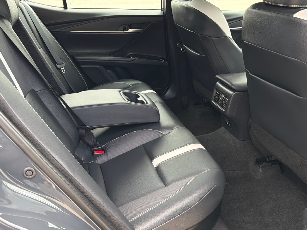 Used 2025 Toyota Camry SE w/ Convenience Package FWD image 14