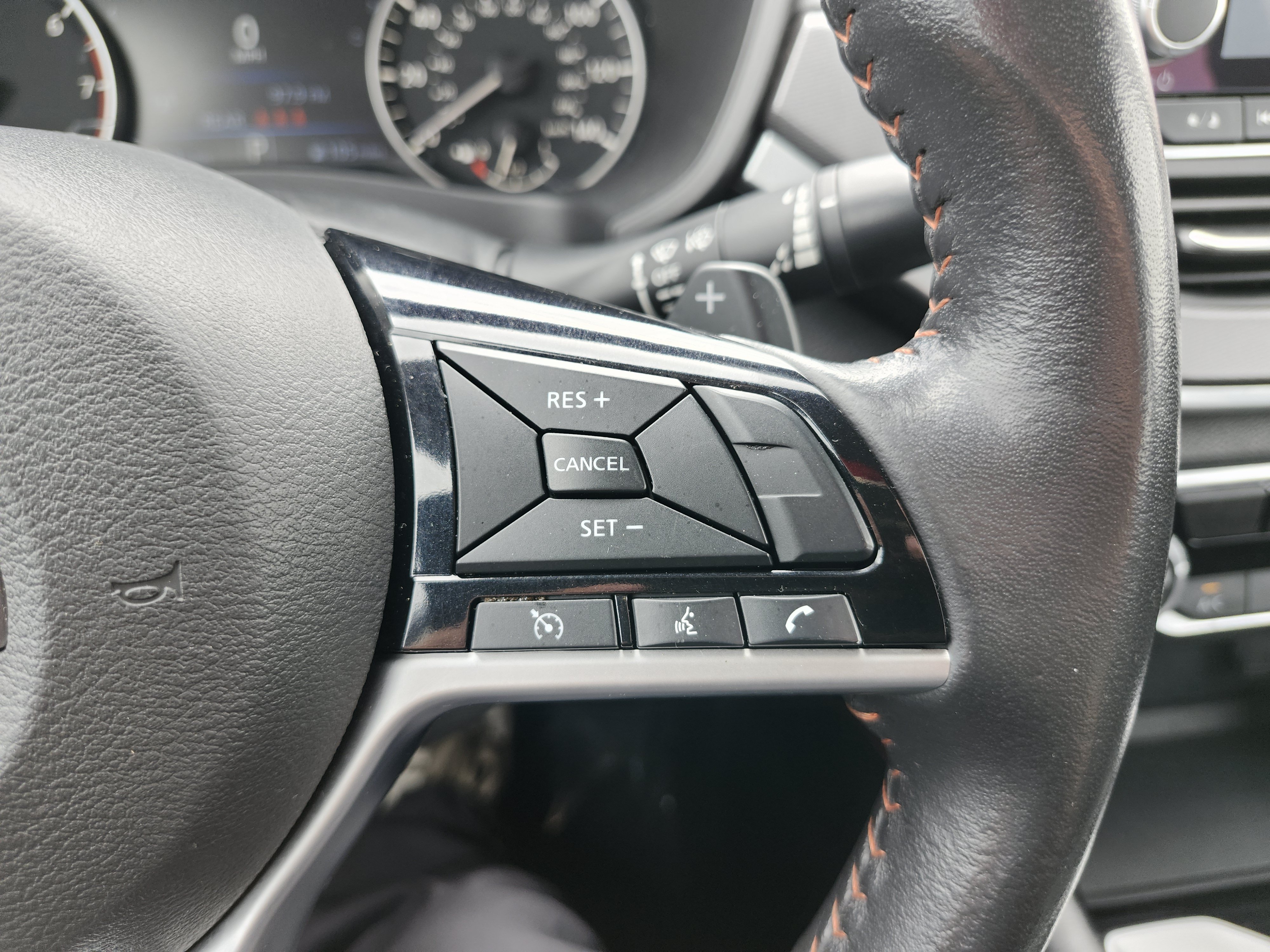 Used 2024 Nissan Altima 2.5 SR FWD image 32