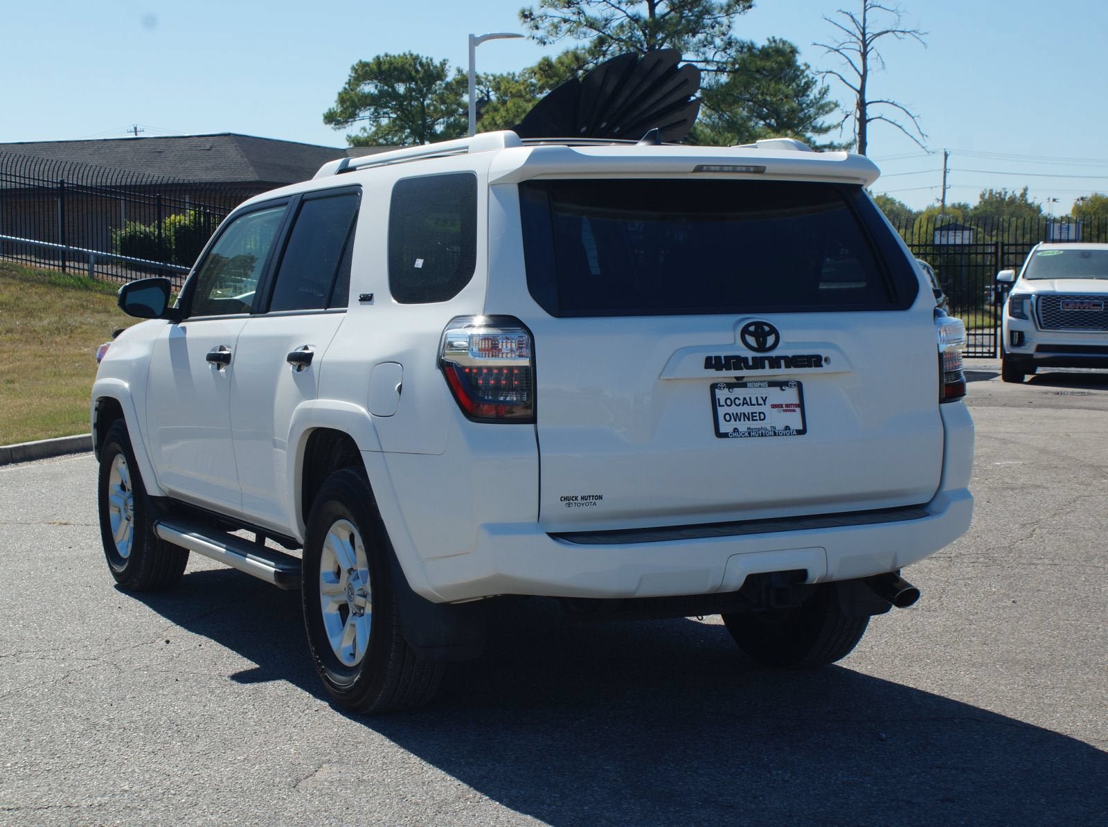 Used 2016 Toyota 4Runner SR5 AWD/4WD image 15