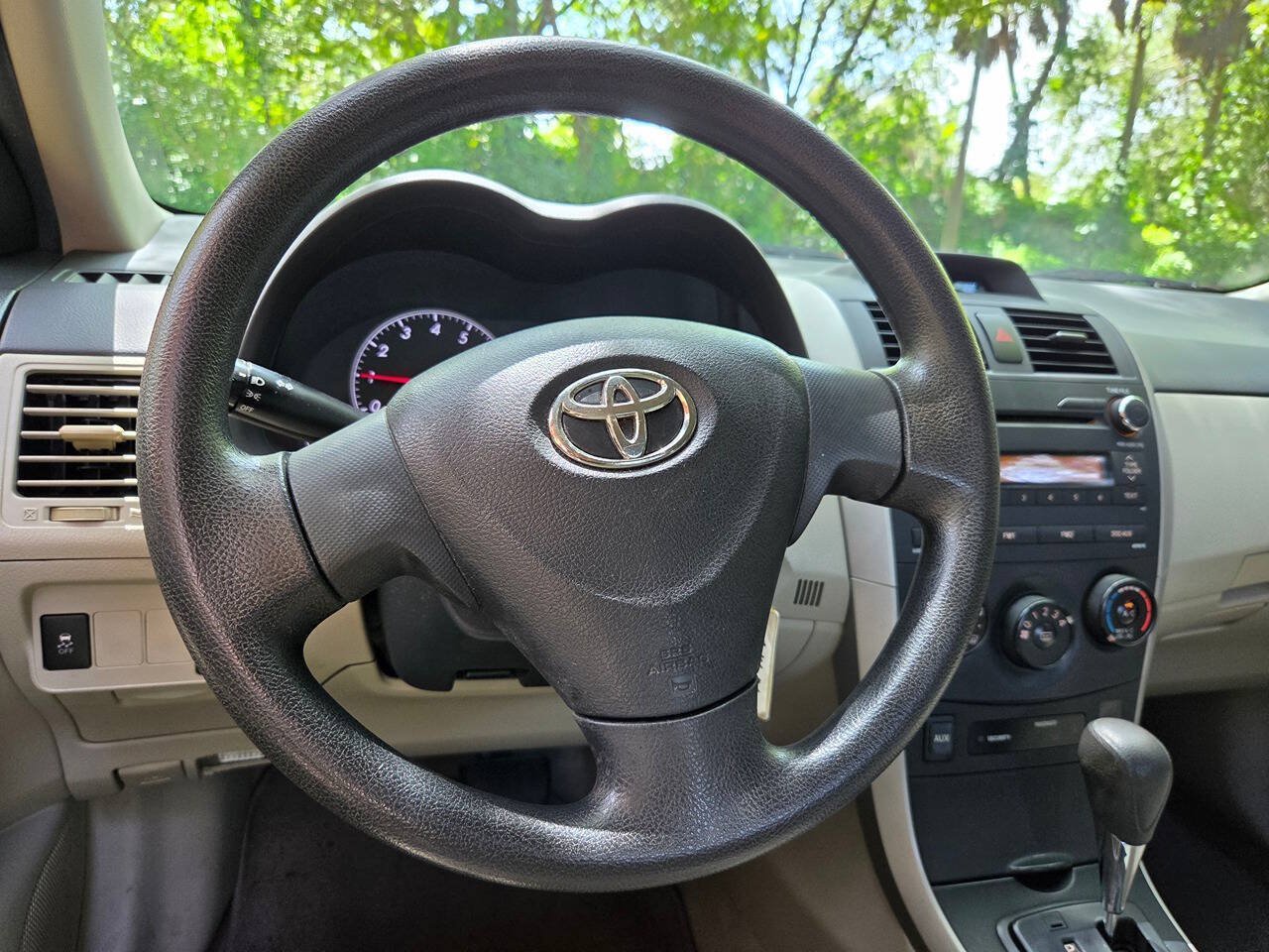 Used 2013 Toyota Corolla L FWD image 22