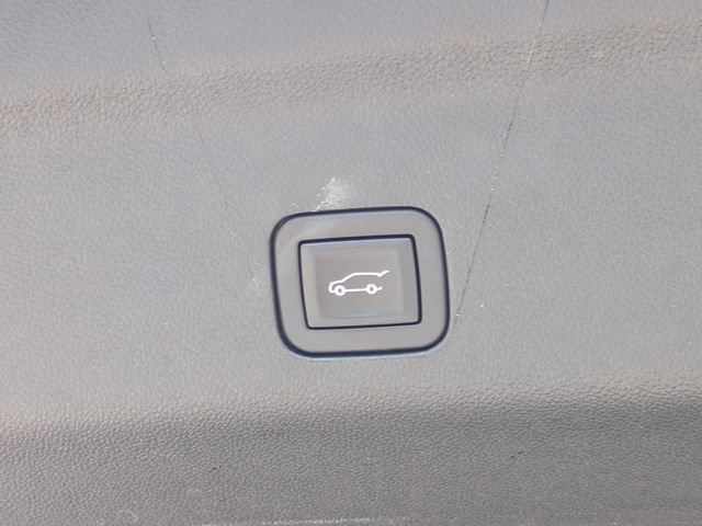Used 2025 Chevrolet Tahoe Z71 AWD/4WD image 15