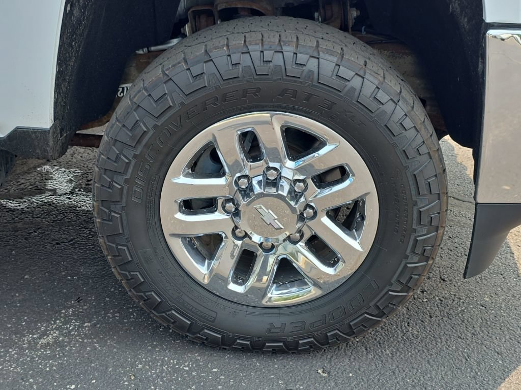 Used 2019 Chevrolet Silverado 2500 LTZ w/ Duramax Plus Package AWD/4WD image 17