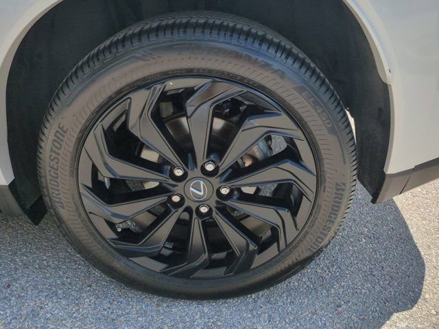 Used 2023 Lexus UX 250h FWD w/ Accessory Package (Z2) image 11