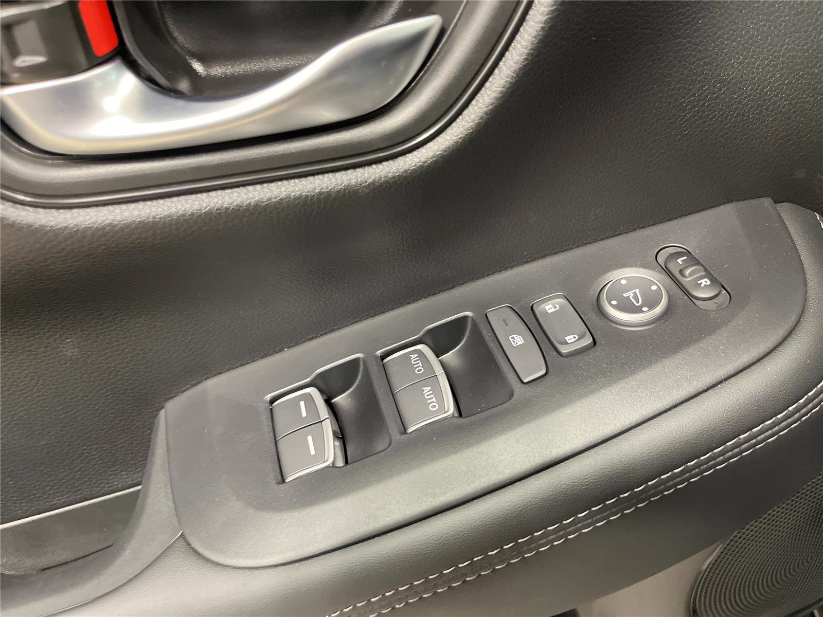 New 2026 Honda HR-V EX-L image 10