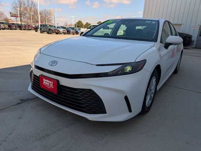 Used 2025 Toyota Camry LE FWD image 35