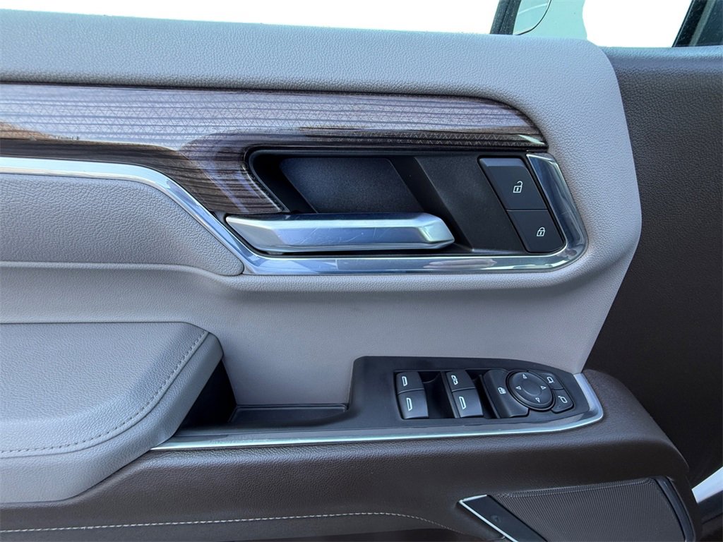 New 2026 Chevrolet Suburban Z71 w/ Sun And Tow Package image 11