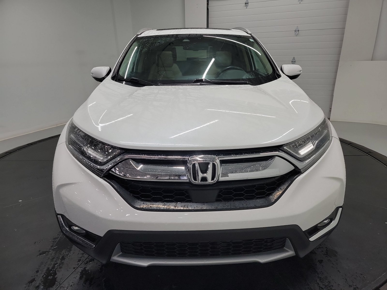 Used 2019 Honda CR-V Touring image 2