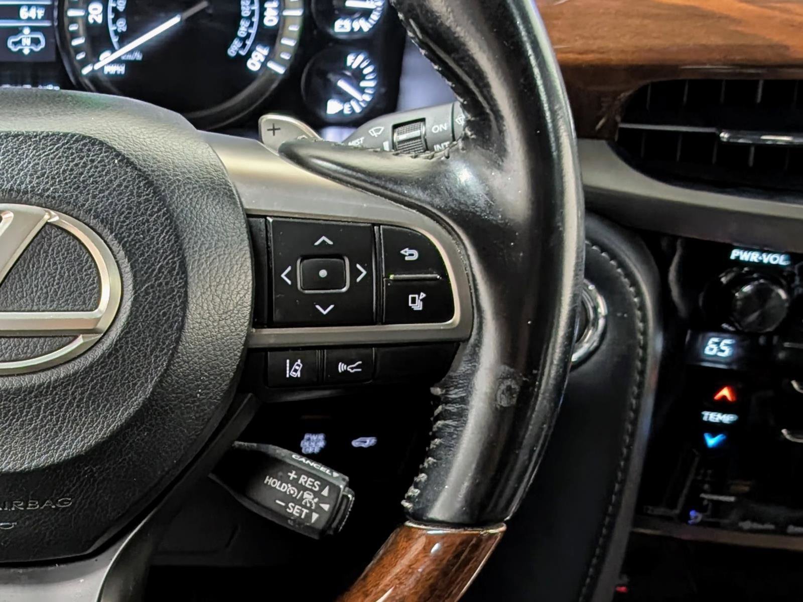 Used 2018 Lexus LX 570 4WD w/ Luxury Package image 42