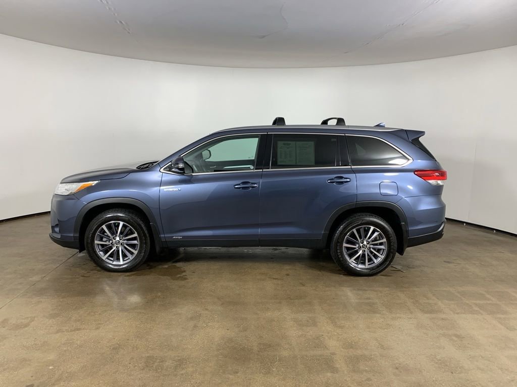 Used 2019 Toyota Highlander XLE AWD/4WD image 17