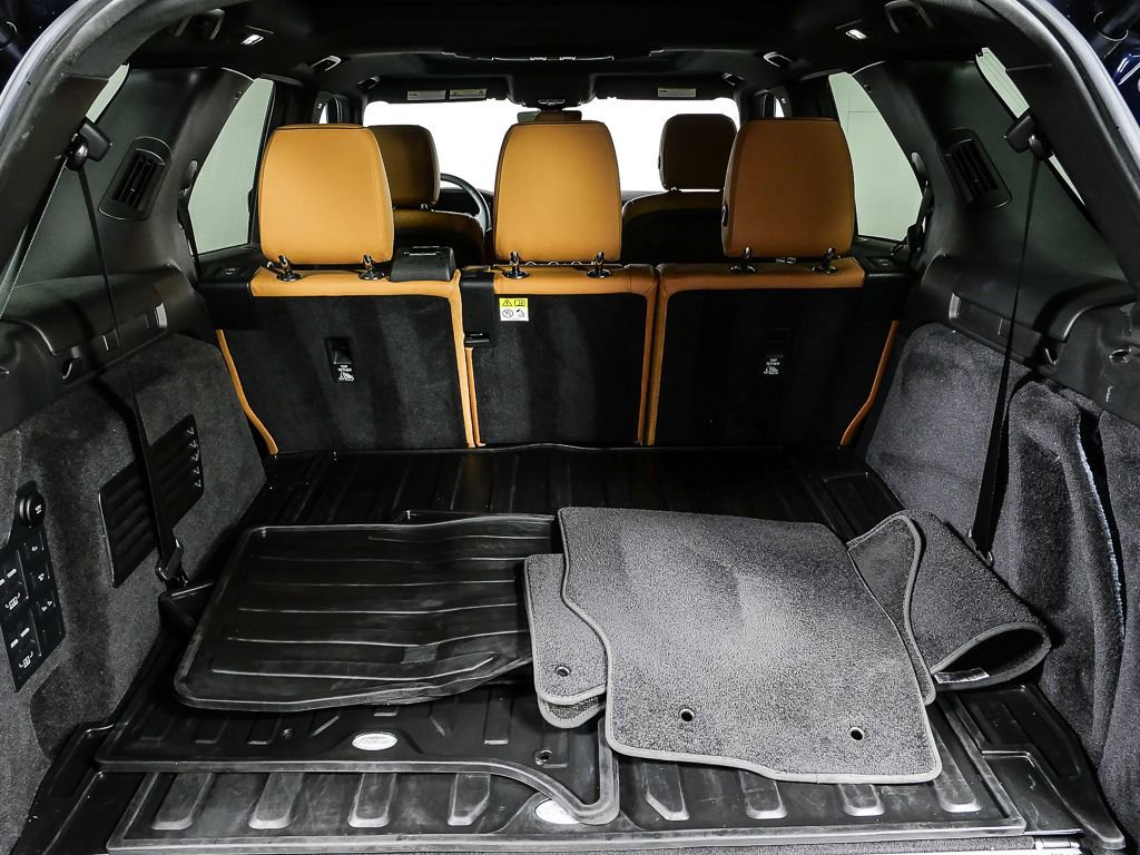 Used 2018 Land Rover Discovery HSE image 32