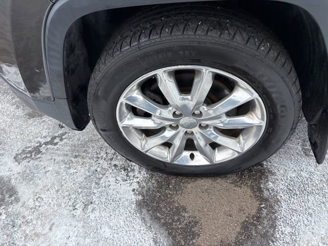 Used 2017 Jeep Cherokee Limited image 47