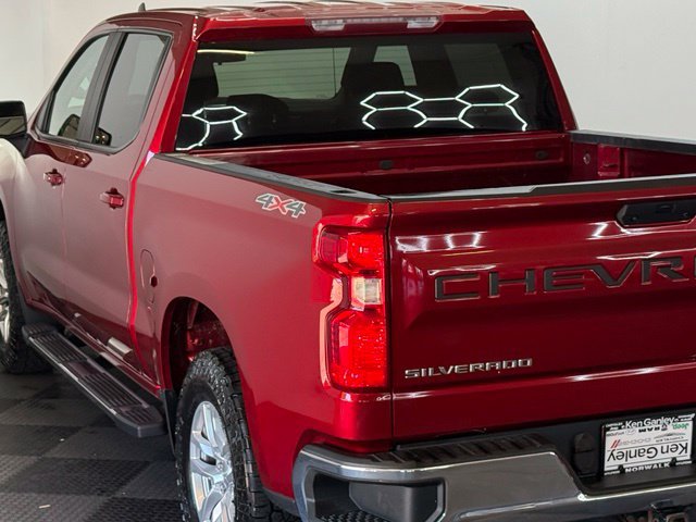 Used 2021 Chevrolet Silverado 1500 LT AWD/4WD image 9