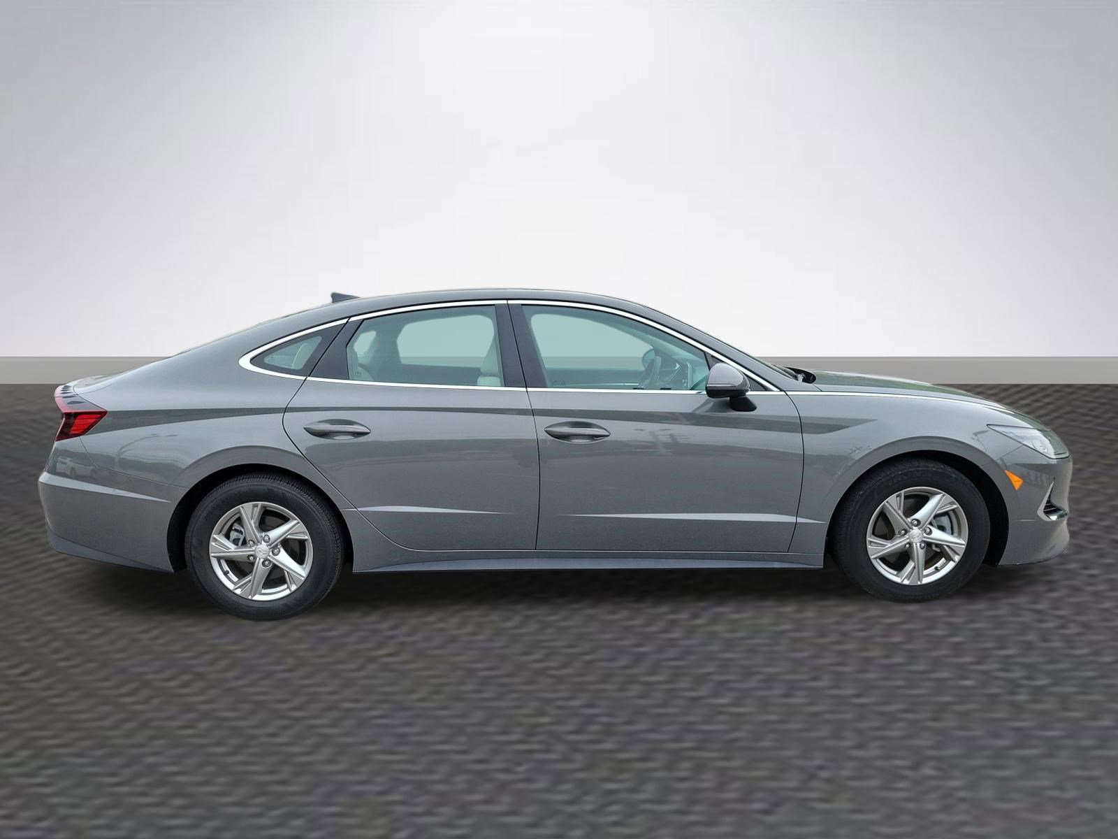 Used 2022 Hyundai Sonata SE FWD image 4
