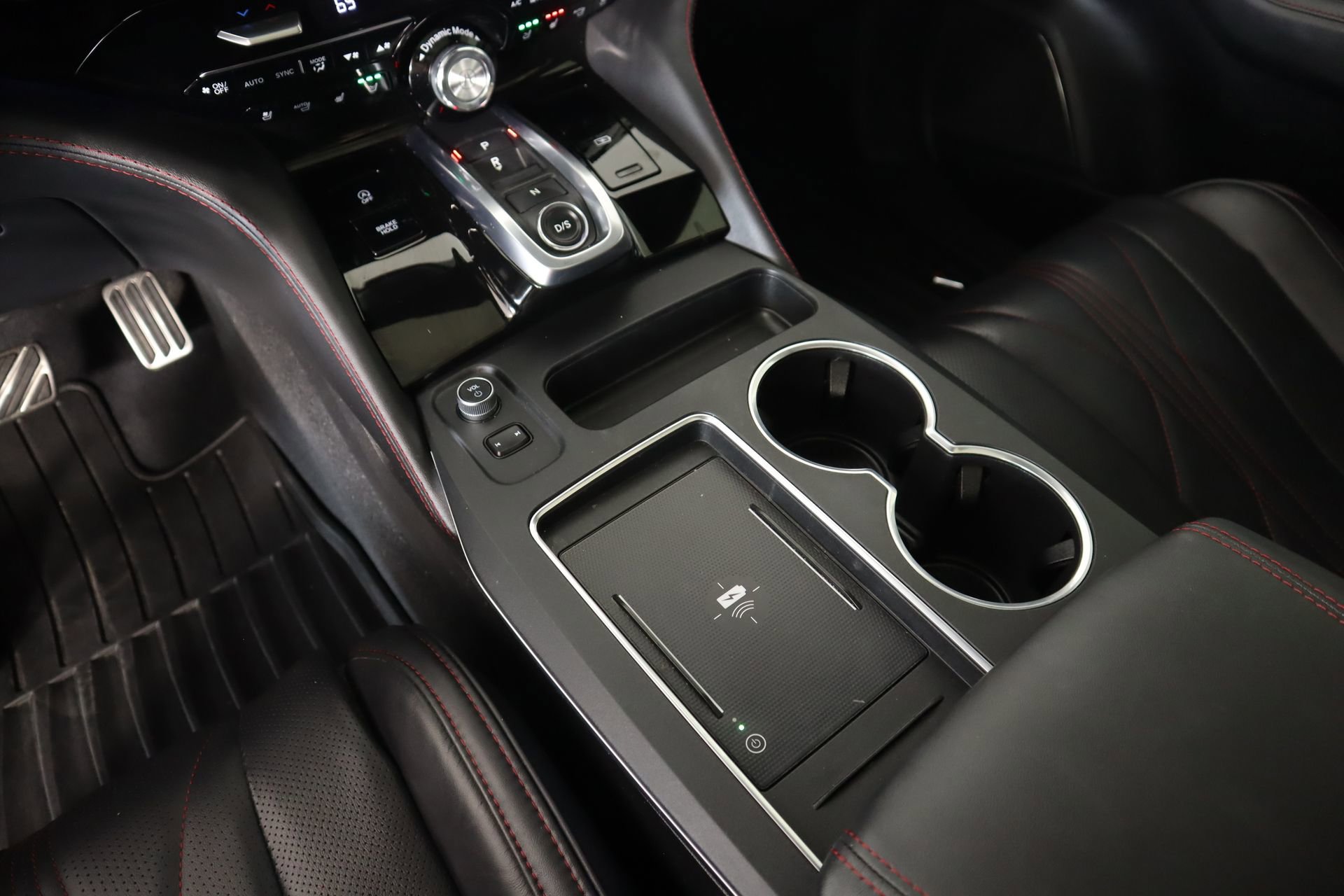 Used 2025 Acura MDX A-Spec image 8