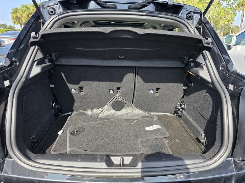 Used 2023 MINI Cooper 4-Door Hardtop image 17