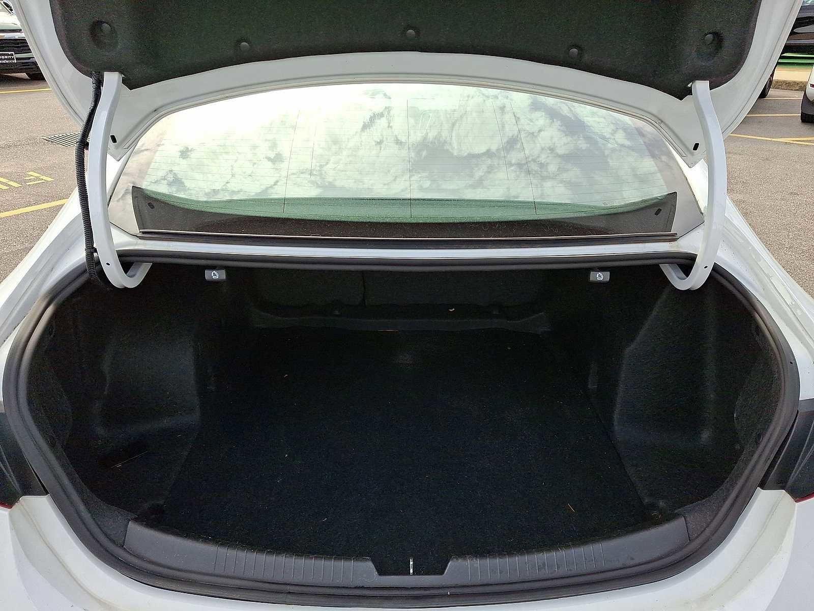 Certified 2022 Chevrolet Malibu LT image 30