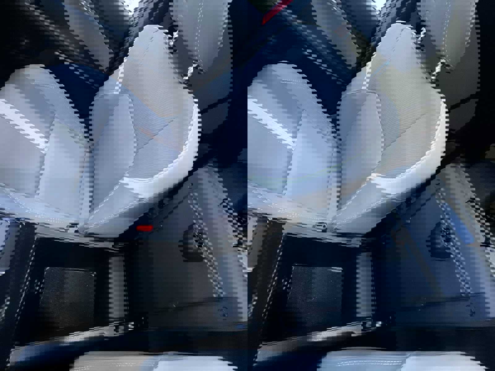 Used 2025 Toyota Camry SE w/ Convenience Package FWD image 19