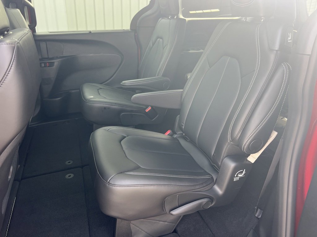 New 2026 Chrysler Pacifica Select image 45