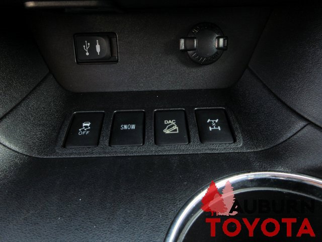 Used 2015 Toyota Highlander Limited image 26