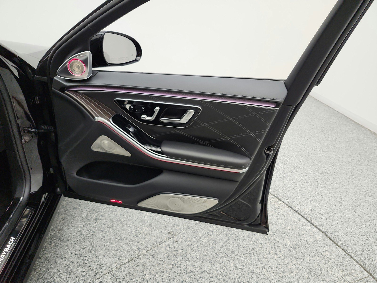 Certified 2025 Mercedes-Benz Maybach S 580 4MATIC image 21