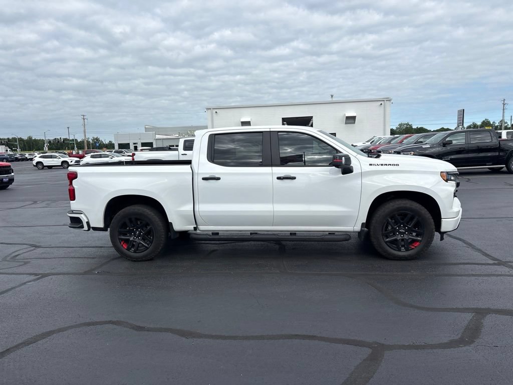 Used 2024 Chevrolet Silverado 1500 RST w/ Redline Edition AWD/4WD image 9