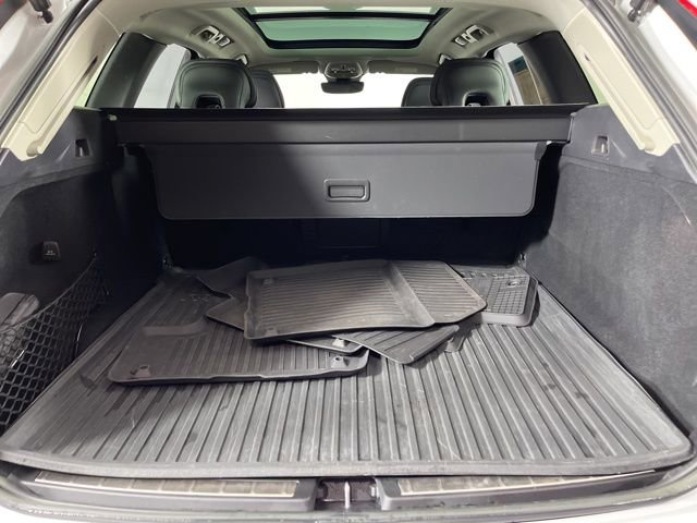 Used 2023 Volvo XC60 B5 Ultimate w/ Climate Package image 46