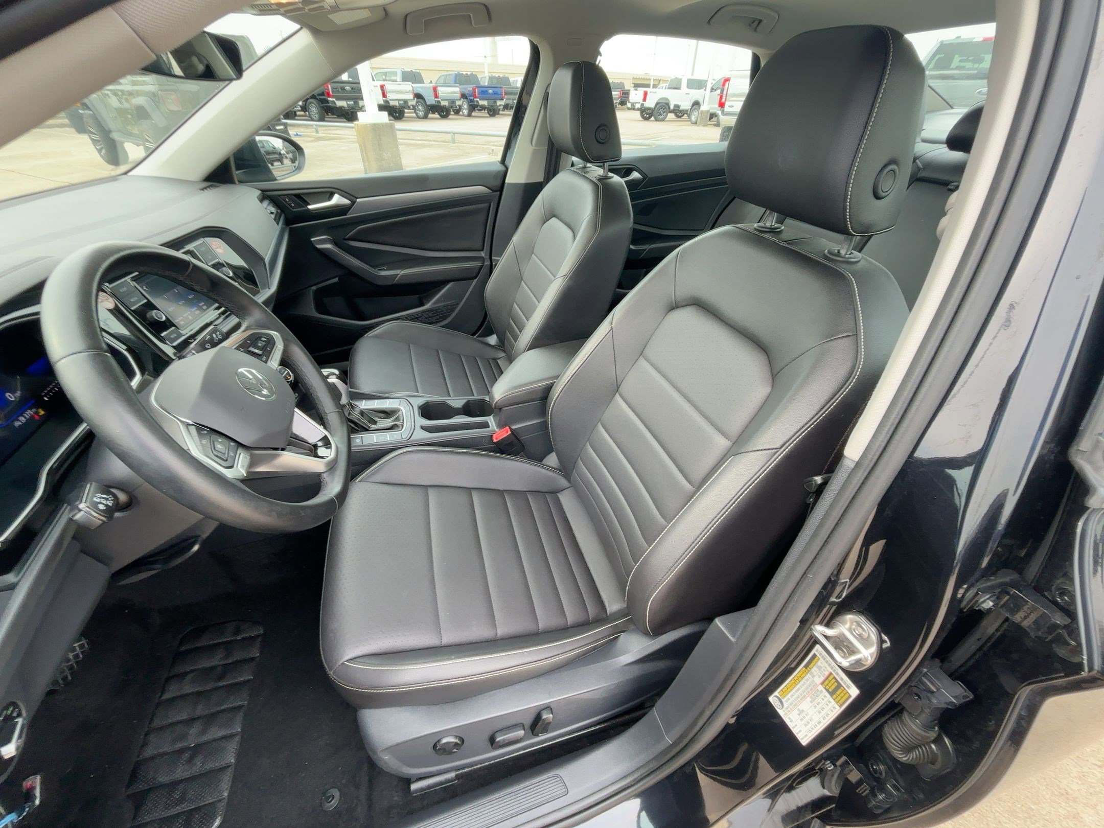 Used 2024 Volkswagen Jetta SE image 15