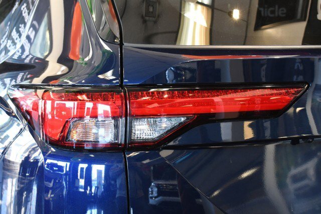 Used 2024 Mitsubishi Outlander GT AWD/4WD image 16