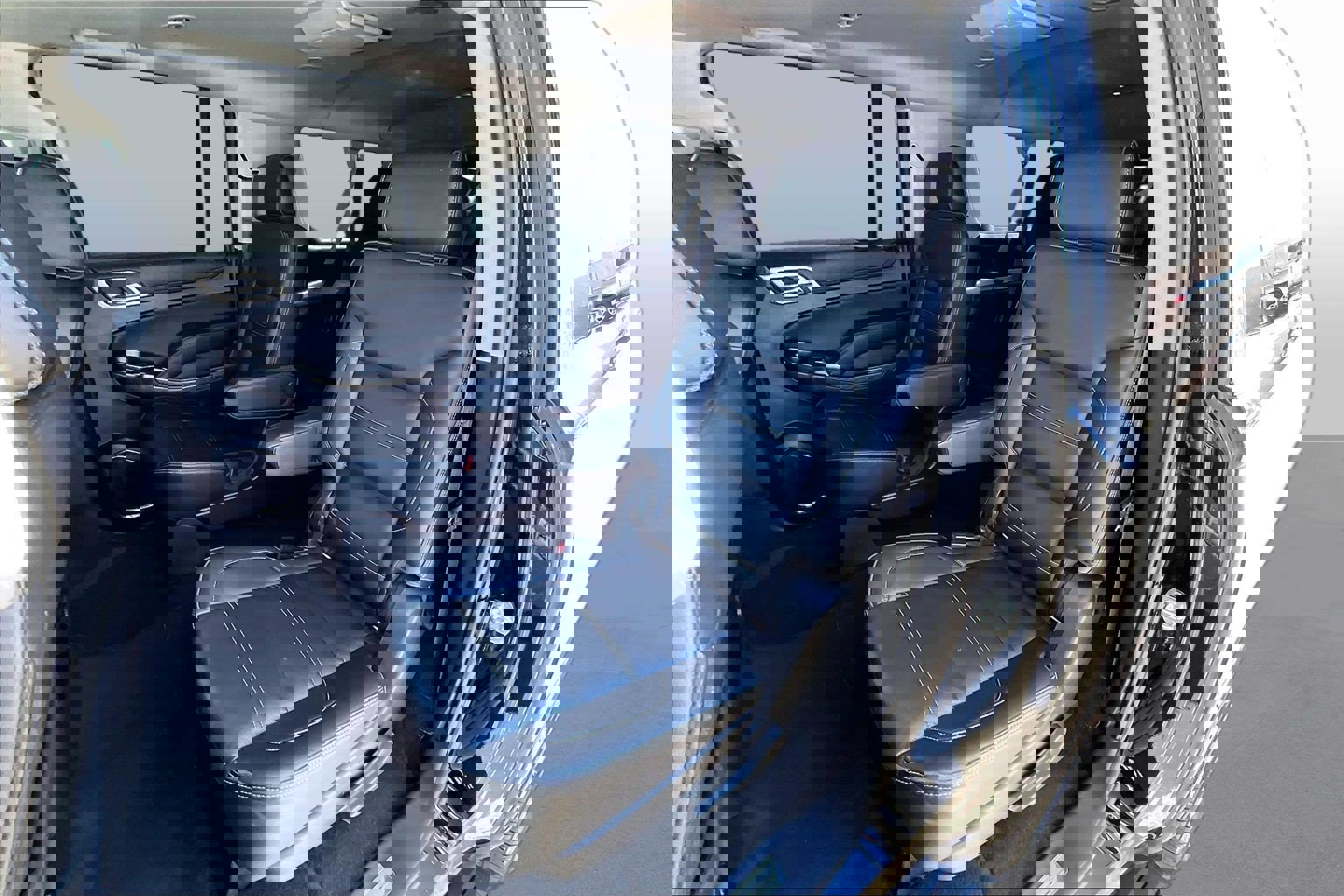 Used 2018 GMC Yukon XL Denali w/ Denali Ultimate Package image 21